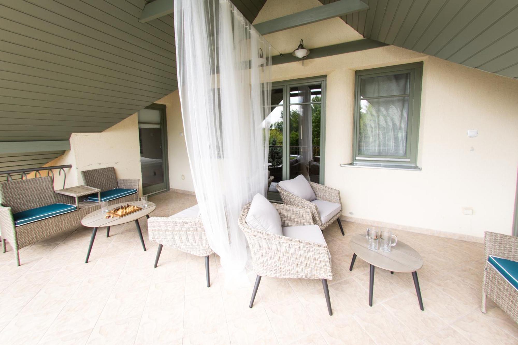 Villa Oliva Boutique Rooms Zamárdi Exterior photo
