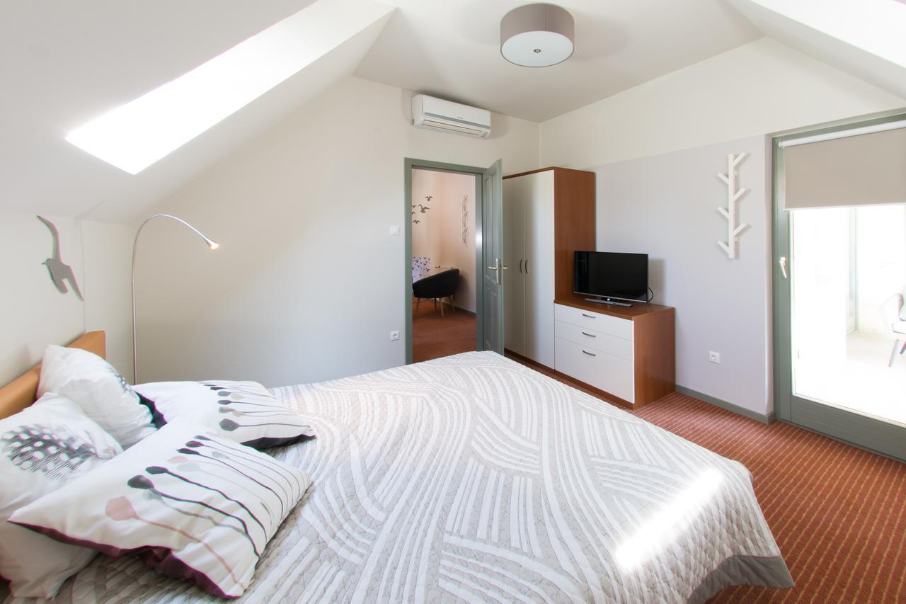 Villa Oliva Boutique Rooms Zamárdi Exterior photo