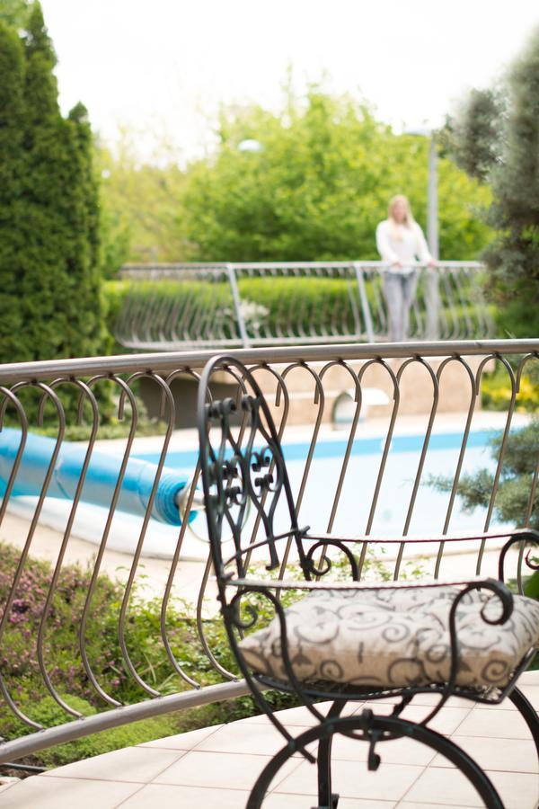 Villa Oliva Boutique Rooms Zamárdi Exterior photo